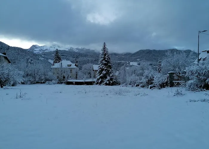 Maison Dans Parc Cloture