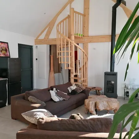 Maison Dans Parc Cloture Holiday home *